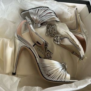 Gucci Napa Crystal strap sandal in silver color.